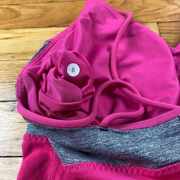 🪦 Lululemon Tadasana Back Hot Pink Grey
Spaghetti Strap Workout Tank Size 8 - Picture 9 of 9